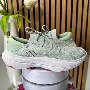 Sorel Explorer Blitz Stride Sneaker Sea Sprite/ White Size 10 NEW WITHOUT TAGS